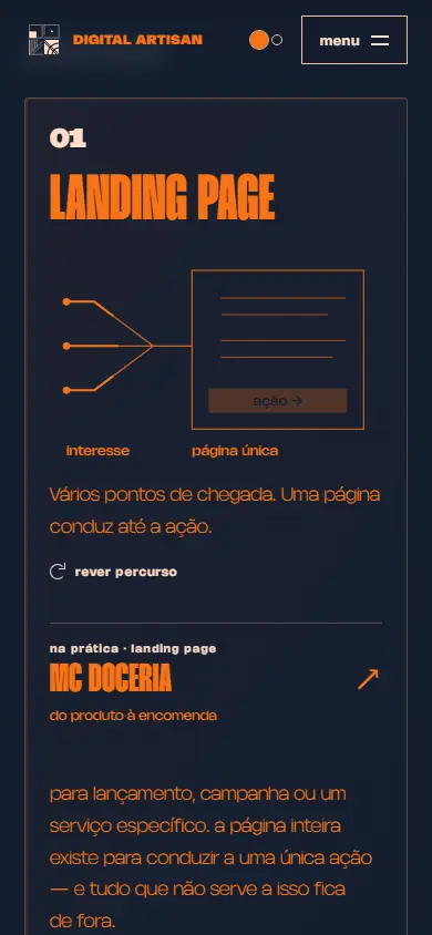 Serviços em lista no celular, com o primeiro card aberto.