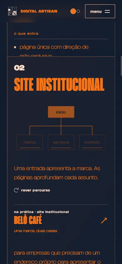 Serviços em cards sobrepostos no celular: o segundo card sobe sobre o primeiro.